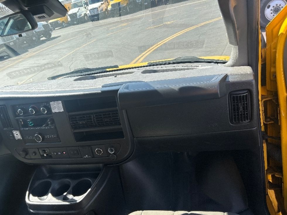 Light Duty Box Truck-Light and Medium Duty Trucks-GMC-2022-Savana G33903-Torrance-CA-90,859\n\t\tmiles-$ 30,750 - Image 21