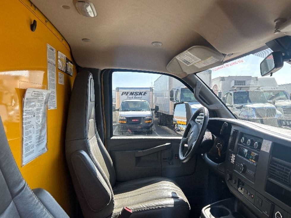 Light Duty Box Truck-Light and Medium Duty Trucks-GMC-2022-Savana G33903-Torrance-CA-90,859\n\t\tmiles-$ 30,750 - Image 22