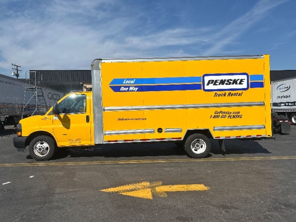 Light Duty Box Truck-Light and Medium Duty Trucks-GMC-2022-Savana G33903-Torrance-CA-90,859\n\t\tmiles-$ 30,750 - Image 4