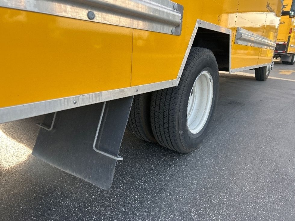 Light Duty Box Truck-Light and Medium Duty Trucks-GMC-2022-Savana G33903-Torrance-CA-90,935\n\t\tmiles-$ 30,250 - Image 14