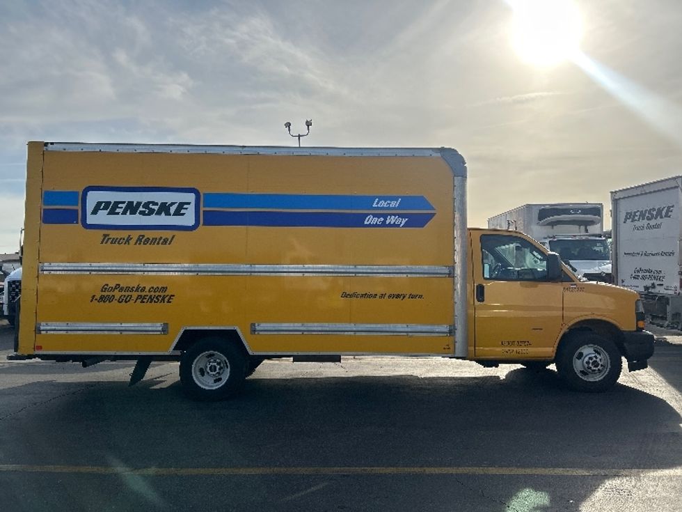 Light Duty Box Truck-Light and Medium Duty Trucks-GMC-2022-Savana G33903-Torrance-CA-90,935\n\t\tmiles-$ 30,250 - Image 15