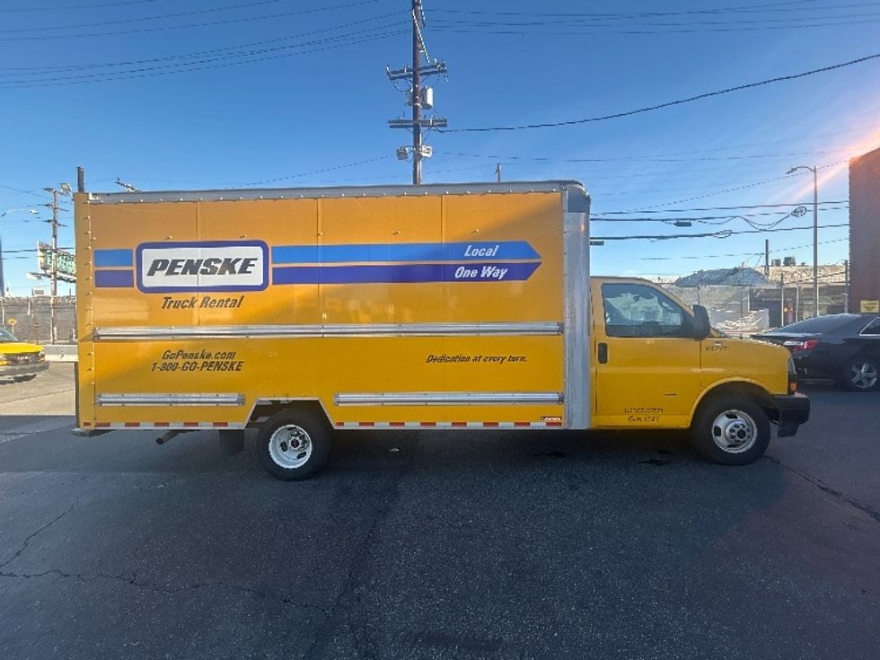 Light Duty Box Truck-Light and Medium Duty Trucks-GMC-2022-Savana G33903-Torrance-CA-90,935\n\t\tmiles-$ 30,250 - Image 15