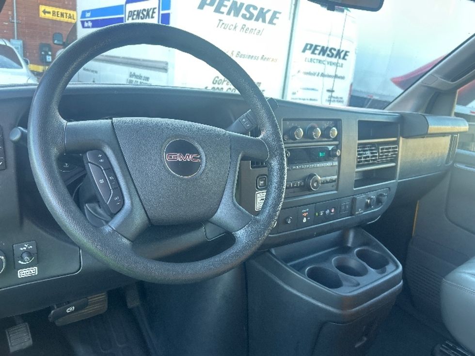 Light Duty Box Truck-Light and Medium Duty Trucks-GMC-2022-Savana G33903-Torrance-CA-90,935\n\t\tmiles-$ 30,250 - Image 17