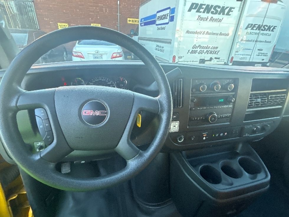 Light Duty Box Truck-Light and Medium Duty Trucks-GMC-2022-Savana G33903-Torrance-CA-90,935\n\t\tmiles-$ 30,250 - Image 18