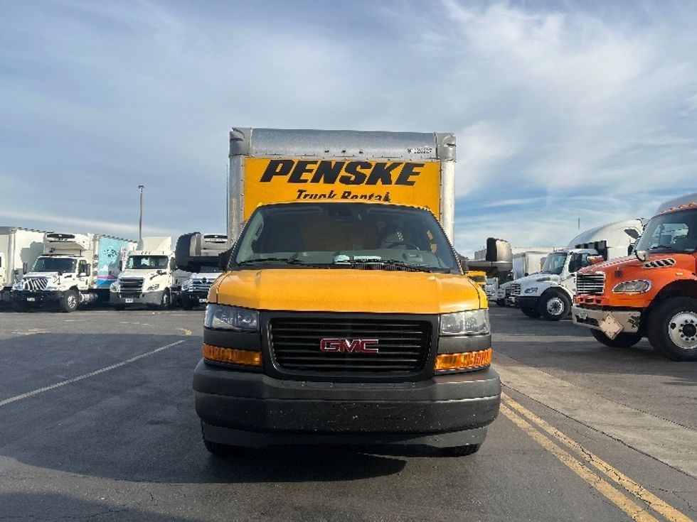 Light Duty Box Truck-Light and Medium Duty Trucks-GMC-2022-Savana G33903-Torrance-CA-90,935\n\t\tmiles-$ 30,250 - Image 2