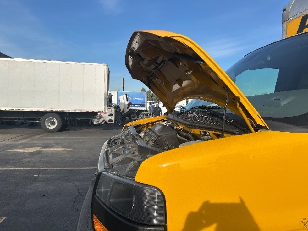 Light Duty Box Truck-Light and Medium Duty Trucks-GMC-2022-Savana G33903-Torrance-CA-90,935\n\t\tmiles-$ 30,250 - Image 23