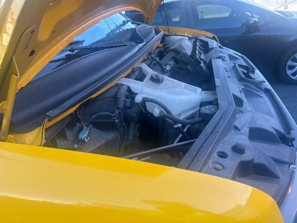 Light Duty Box Truck-Light and Medium Duty Trucks-GMC-2022-Savana G33903-Torrance-CA-90,935\n\t\tmiles-$ 30,250 - Image 23