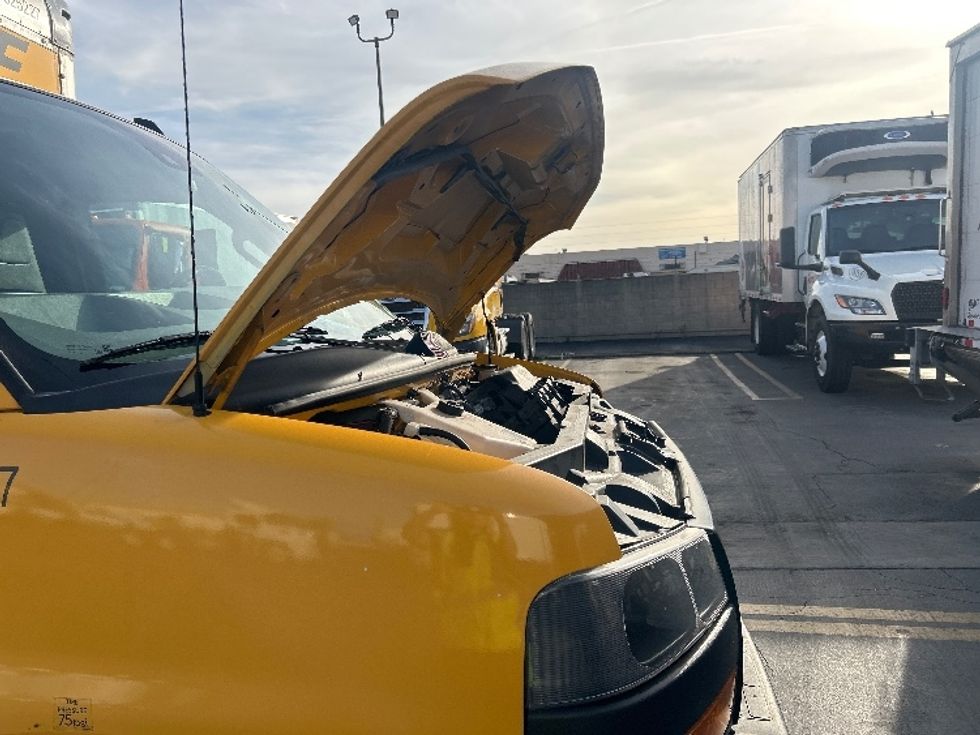 Light Duty Box Truck-Light and Medium Duty Trucks-GMC-2022-Savana G33903-Torrance-CA-90,935\n\t\tmiles-$ 30,250 - Image 24