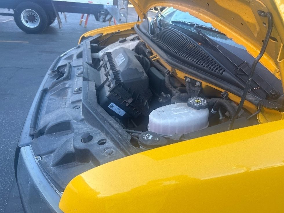 Light Duty Box Truck-Light and Medium Duty Trucks-GMC-2022-Savana G33903-Torrance-CA-90,935\n\t\tmiles-$ 30,250 - Image 24