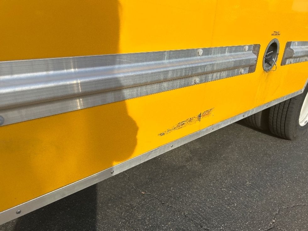 Light Duty Box Truck-Light and Medium Duty Trucks-GMC-2022-Savana G33903-Torrance-CA-90,935\n\t\tmiles-$ 30,250 - Image 26