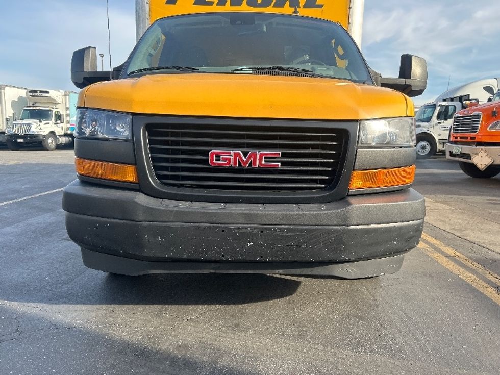 Light Duty Box Truck-Light and Medium Duty Trucks-GMC-2022-Savana G33903-Torrance-CA-90,935\n\t\tmiles-$ 30,250 - Image 27