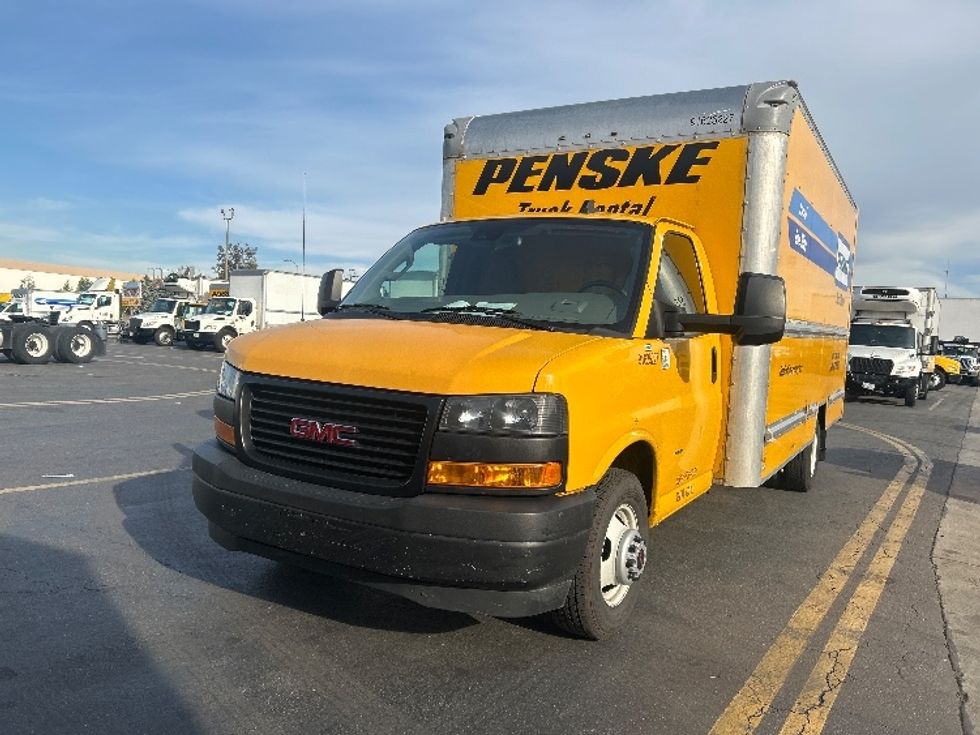 Light Duty Box Truck-Light and Medium Duty Trucks-GMC-2022-Savana G33903-Torrance-CA-90,935\n\t\tmiles-$ 30,250 - Image 3