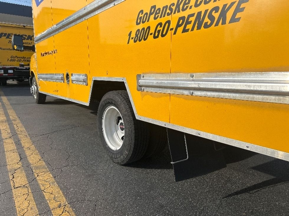 Light Duty Box Truck-Light and Medium Duty Trucks-GMC-2022-Savana G33903-Torrance-CA-90,935\n\t\tmiles-$ 30,250 - Image 5