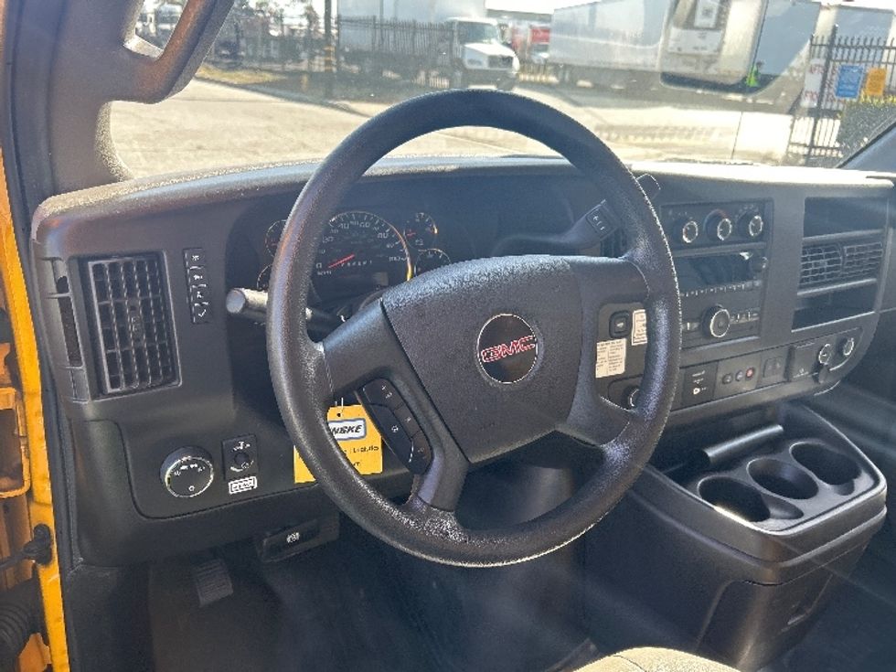 Light Duty Box Truck-Light and Medium Duty Trucks-GMC-2022-Savana G33903-Torrance-CA-91,422\n\t\tmiles-$ 30,750 - Image 16