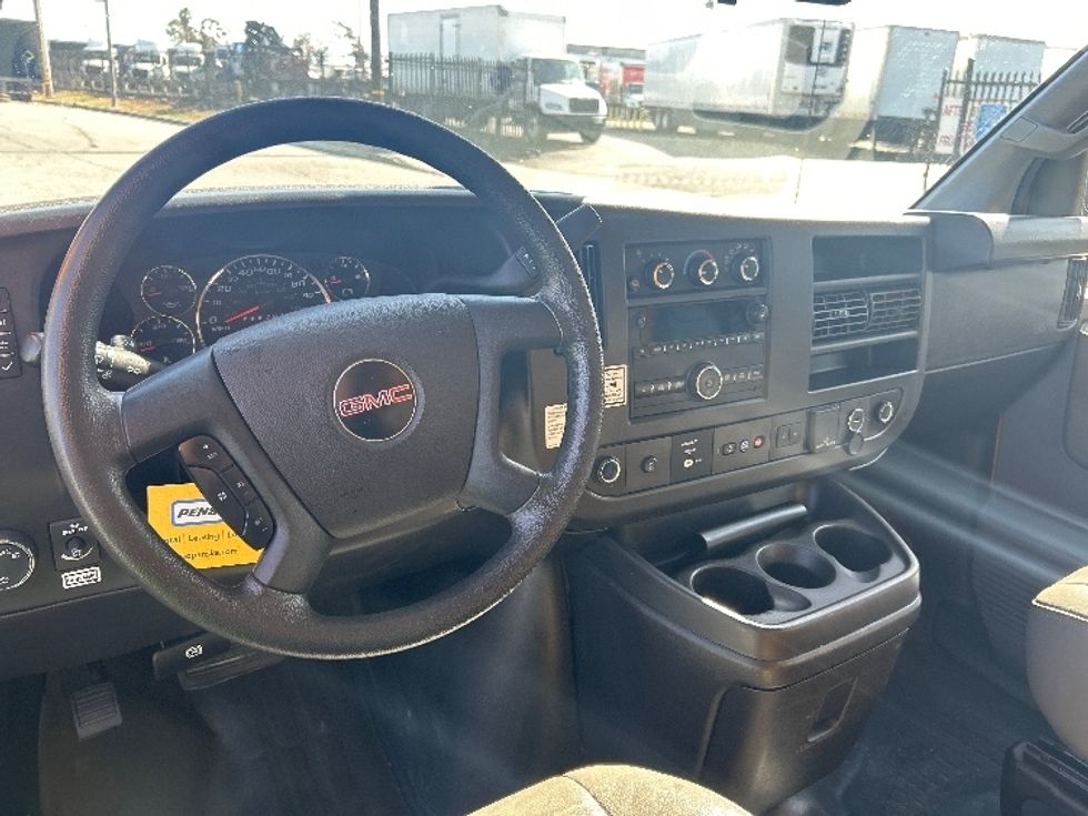 Light Duty Box Truck-Light and Medium Duty Trucks-GMC-2022-Savana G33903-Torrance-CA-91,422\n\t\tmiles-$ 30,750 - Image 17