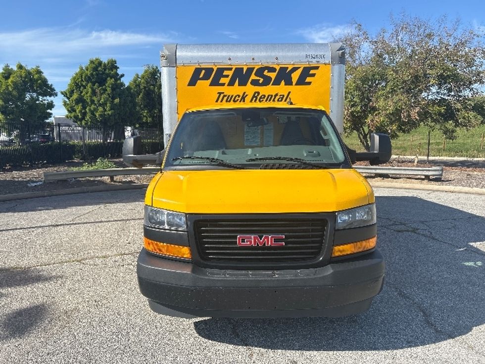 Light Duty Box Truck-Light and Medium Duty Trucks-GMC-2022-Savana G33903-Torrance-CA-91,422\n\t\tmiles-$ 30,750 - Image 2