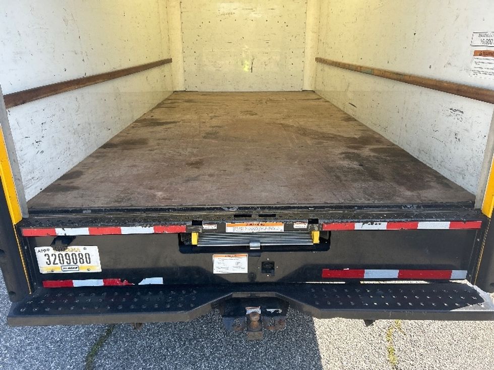Light Duty Box Truck-Light and Medium Duty Trucks-GMC-2022-Savana G33903-Torrance-CA-91,422\n\t\tmiles-$ 30,750 - Image 9