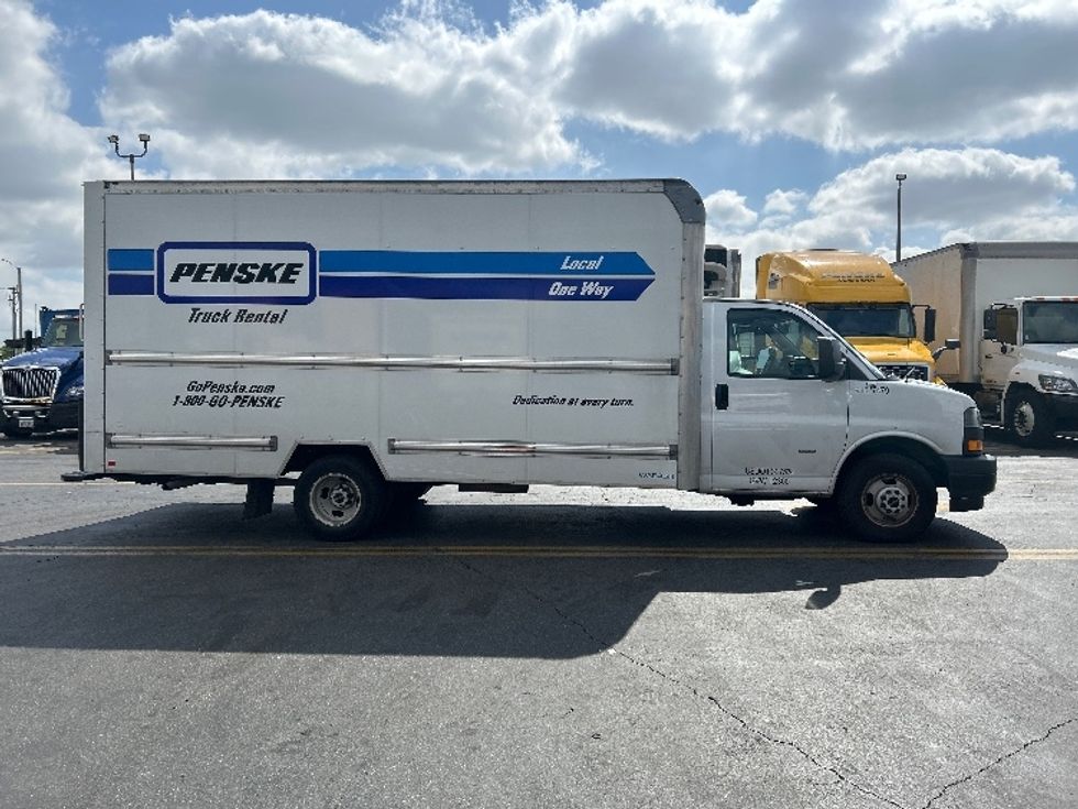 Light Duty Box Truck-Light and Medium Duty Trucks-GMC-2022-Savana G33903-Torrance-CA-94,928\n\t\tmiles-$ 33,750 - Image 15