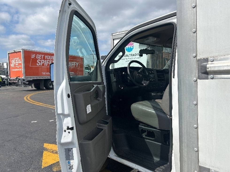 Light Duty Box Truck-Light and Medium Duty Trucks-GMC-2022-Savana G33903-Torrance-CA-94,928\n\t\tmiles-$ 33,750 - Image 16
