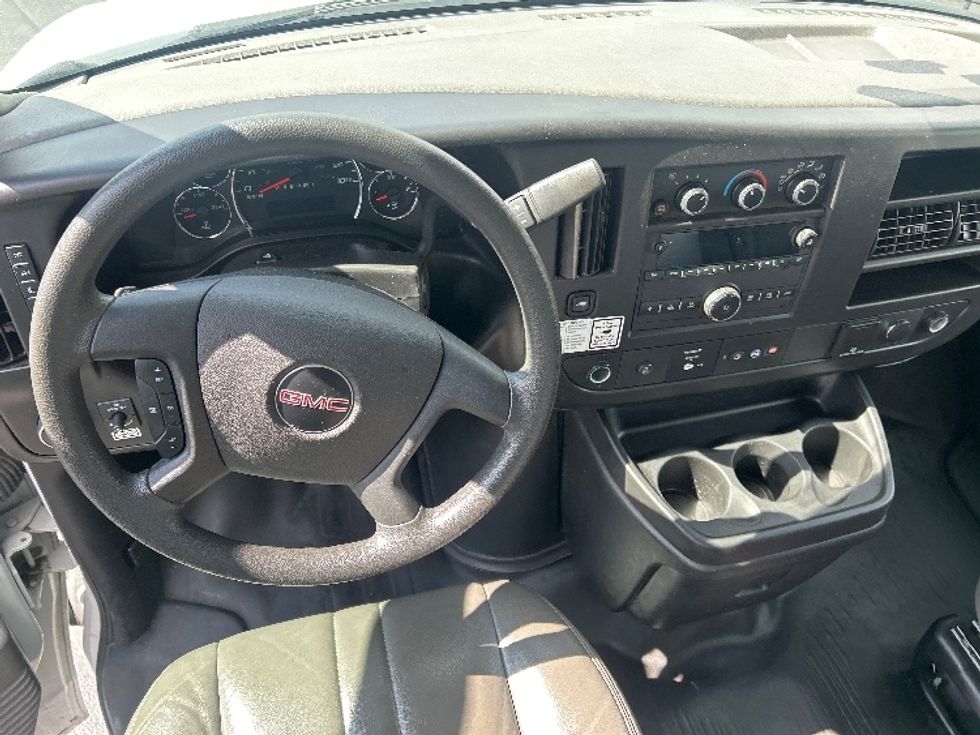 Light Duty Box Truck-Light and Medium Duty Trucks-GMC-2022-Savana G33903-Torrance-CA-94,928\n\t\tmiles-$ 33,750 - Image 18