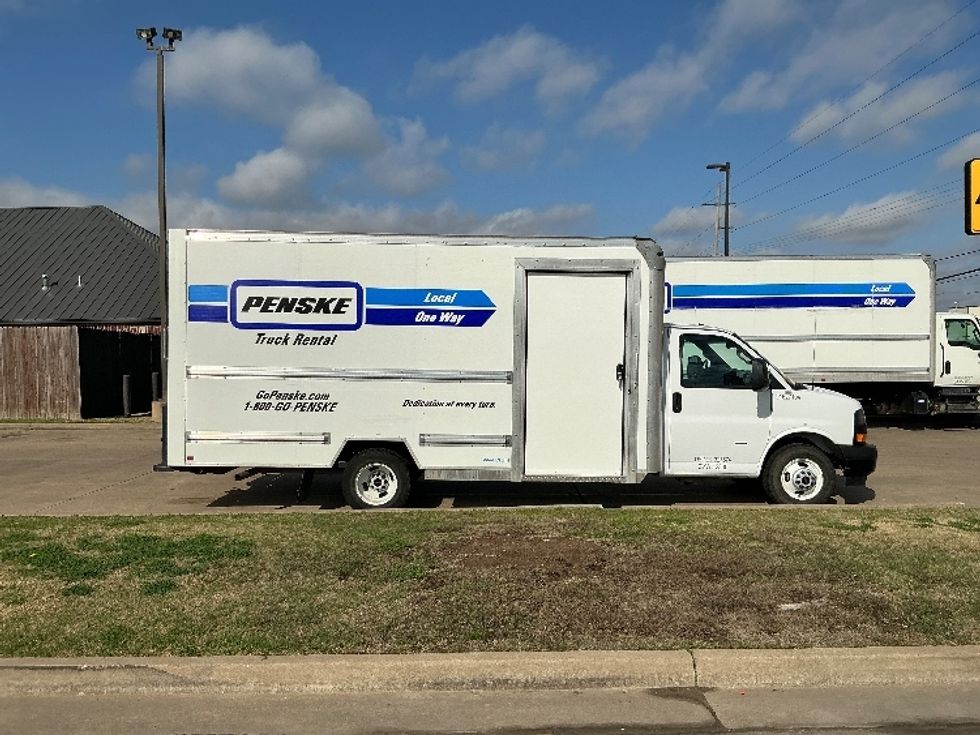 Light Duty Box Truck-Light and Medium Duty Trucks-GMC-2022-Savana G33903-Tulsa-OK-33,698\n\t\tmiles-$ 43,250 - Image 14