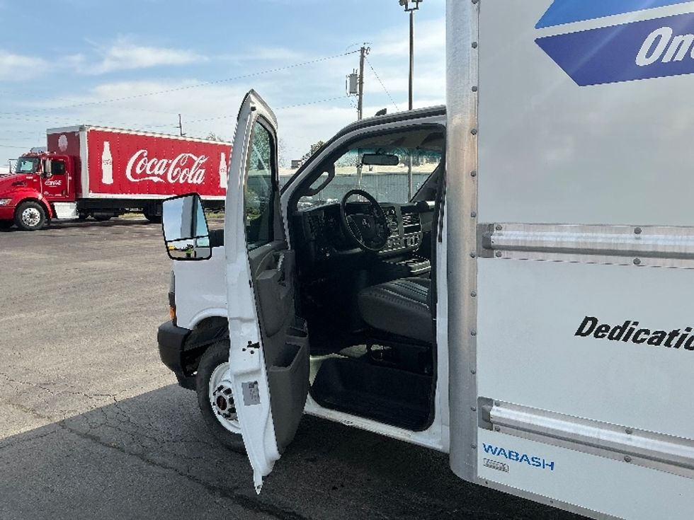 Light Duty Box Truck-Light and Medium Duty Trucks-GMC-2022-Savana G33903-Tulsa-OK-33,698\n\t\tmiles-$ 43,250 - Image 15