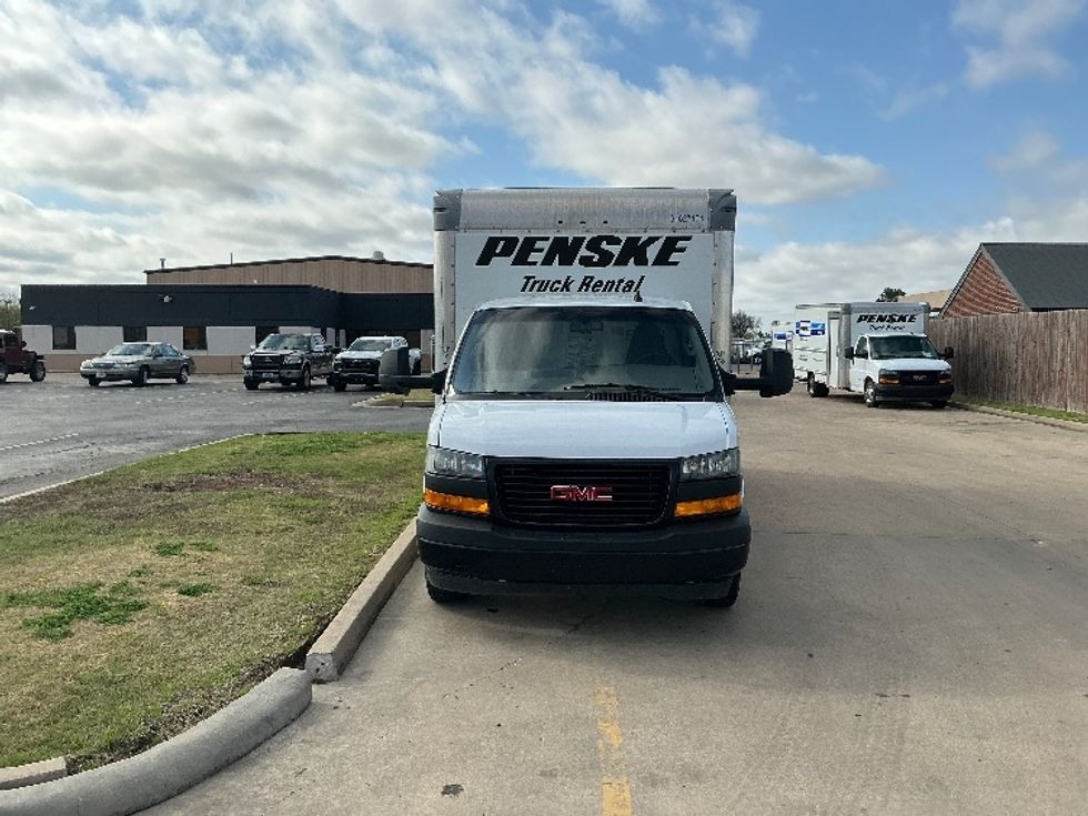 Light Duty Box Truck-Light and Medium Duty Trucks-GMC-2022-Savana G33903-Tulsa-OK-33,698\n\t\tmiles-$ 43,250 - Image 2