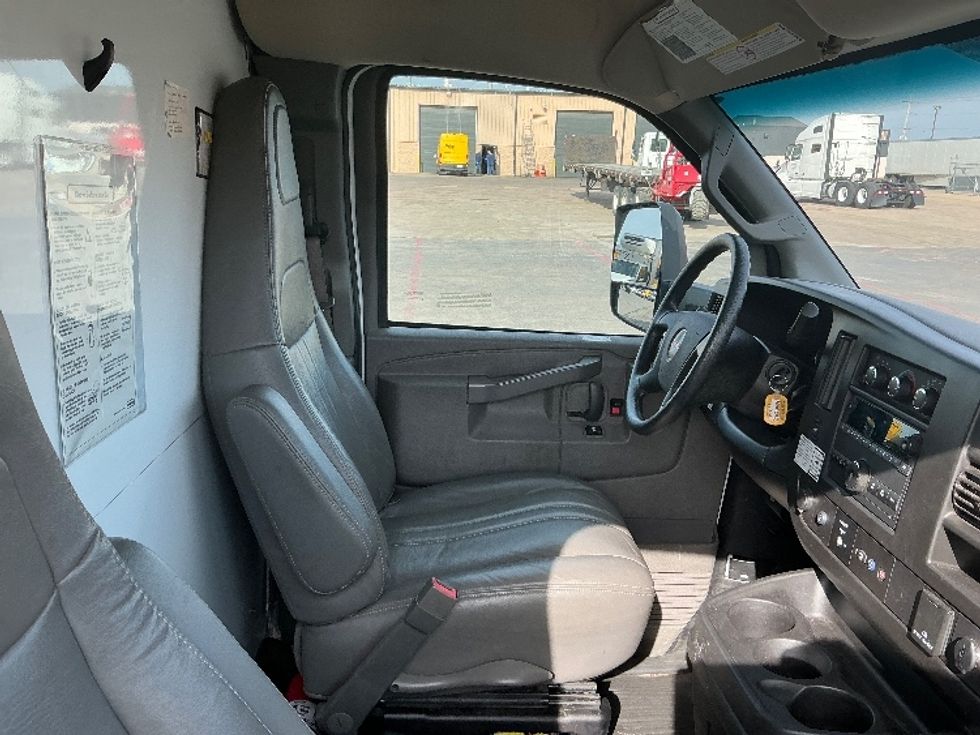 Light Duty Box Truck-Light and Medium Duty Trucks-GMC-2022-Savana G33903-Tulsa-OK-33,698\n\t\tmiles-$ 43,250 - Image 21