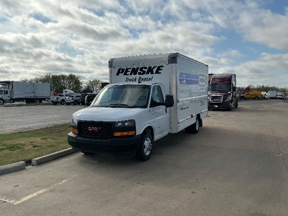 Light Duty Box Truck-Light and Medium Duty Trucks-GMC-2022-Savana G33903-Tulsa-OK-33,698\n\t\tmiles-$ 43,250 - Image 3