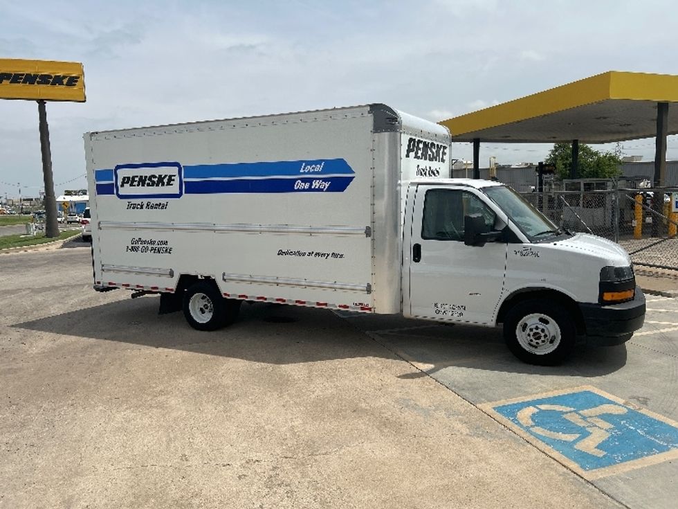 Light Duty Box Truck-Light and Medium Duty Trucks-GMC-2022-Savana G33903-Tulsa-OK-58,986\n\t\tmiles-$ 37,250 - Image 1