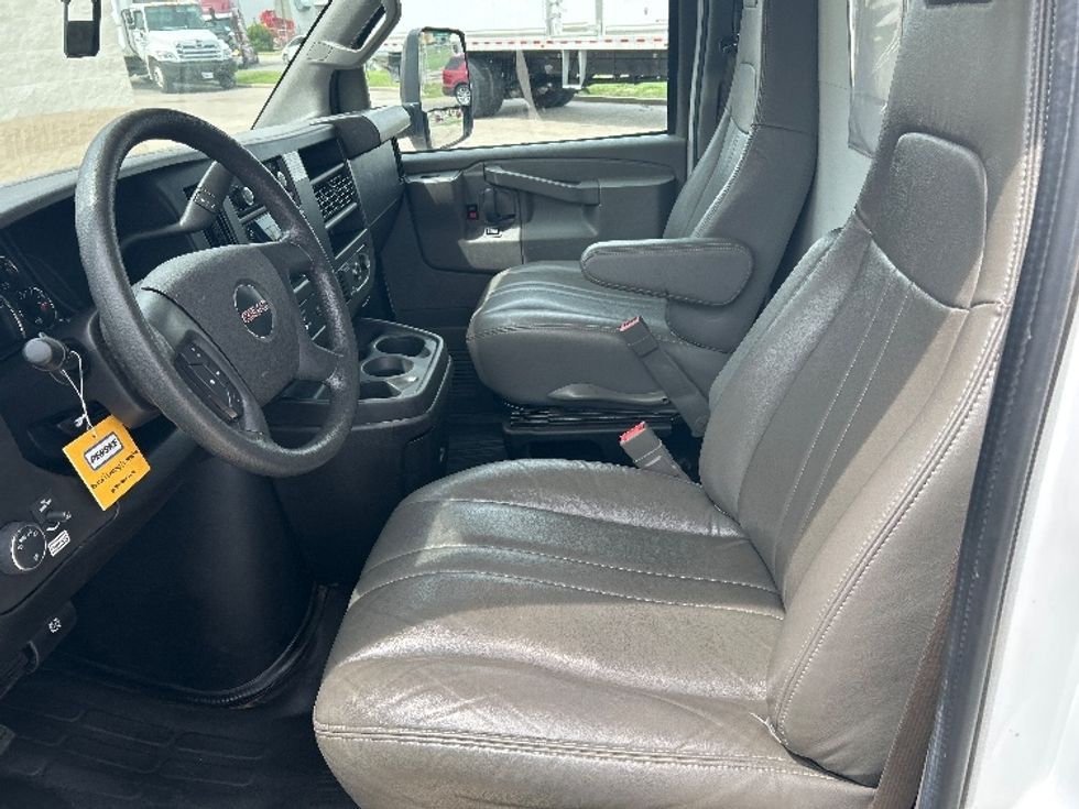 Light Duty Box Truck-Light and Medium Duty Trucks-GMC-2022-Savana G33903-Tulsa-OK-58,986\n\t\tmiles-$ 37,250 - Image 19