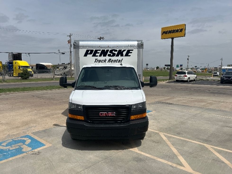Light Duty Box Truck-Light and Medium Duty Trucks-GMC-2022-Savana G33903-Tulsa-OK-58,986\n\t\tmiles-$ 37,250 - Image 2