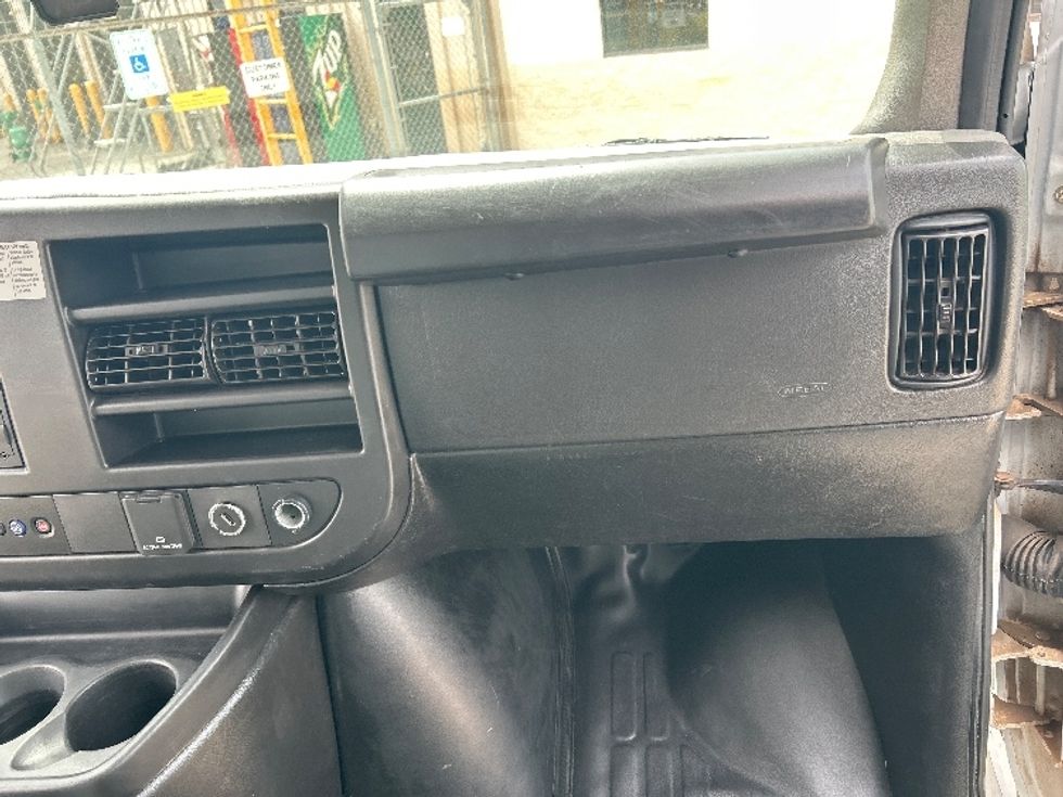 Light Duty Box Truck-Light and Medium Duty Trucks-GMC-2022-Savana G33903-Tulsa-OK-58,986\n\t\tmiles-$ 37,250 - Image 21