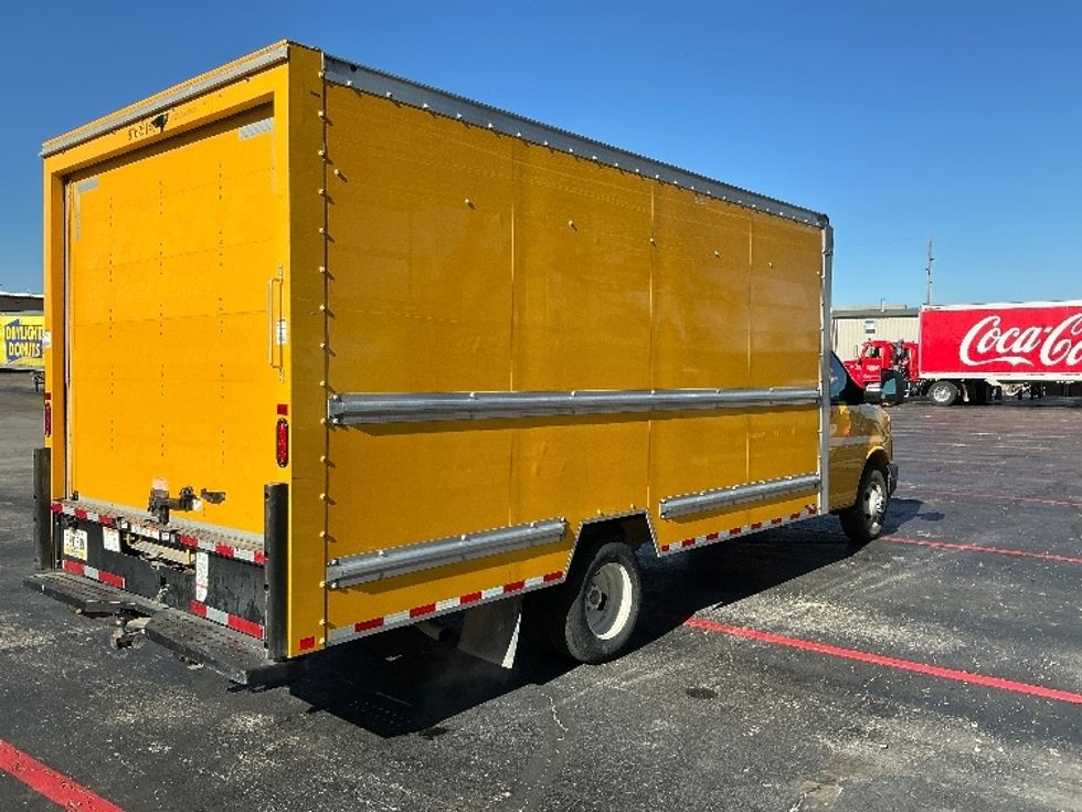 Light Duty Box Truck-Light and Medium Duty Trucks-GMC-2022-Savana G33903-Tulsa-OK-88,335\n\t\tmiles-$ 29,750 - Image 13