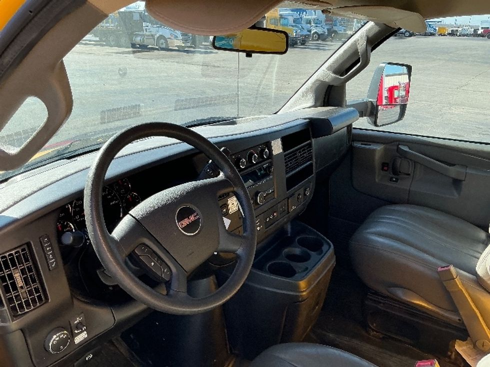 Light Duty Box Truck-Light and Medium Duty Trucks-GMC-2022-Savana G33903-Tulsa-OK-88,335\n\t\tmiles-$ 29,750 - Image 17