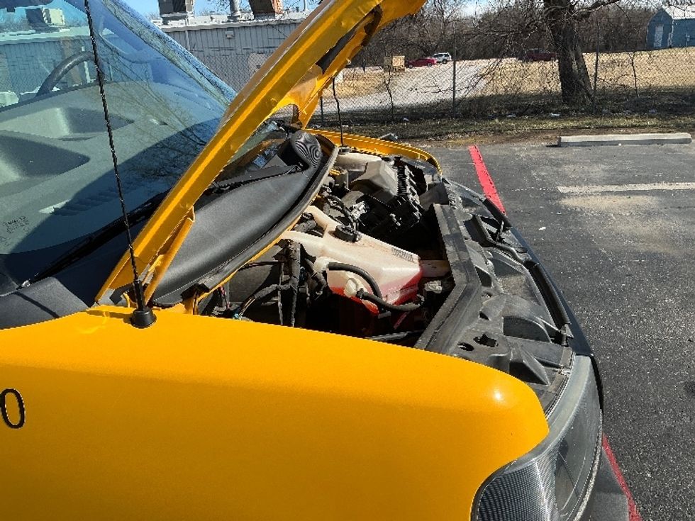 Light Duty Box Truck-Light and Medium Duty Trucks-GMC-2022-Savana G33903-Tulsa-OK-88,335\n\t\tmiles-$ 29,750 - Image 23