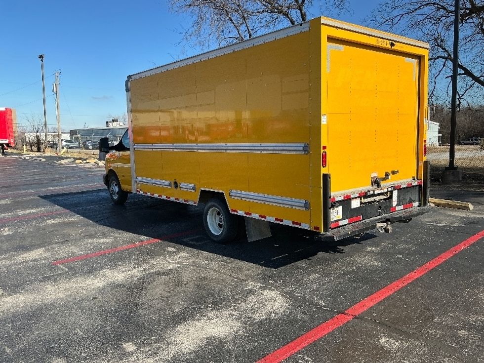 Light Duty Box Truck-Light and Medium Duty Trucks-GMC-2022-Savana G33903-Tulsa-OK-88,335\n\t\tmiles-$ 29,750 - Image 8