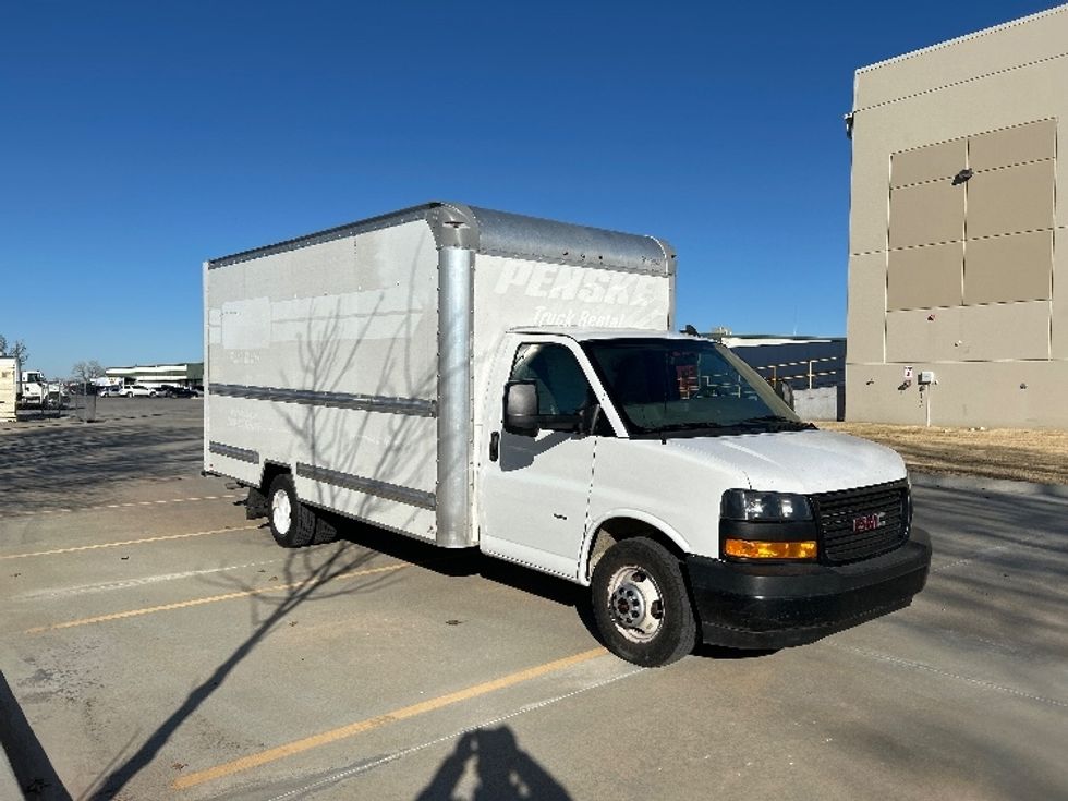 Light Duty Box Truck-Light and Medium Duty Trucks-GMC-2022-Savana G33903-Tulsa-OK-99,386\n\t\tmiles-$ 31,750 - Image 1