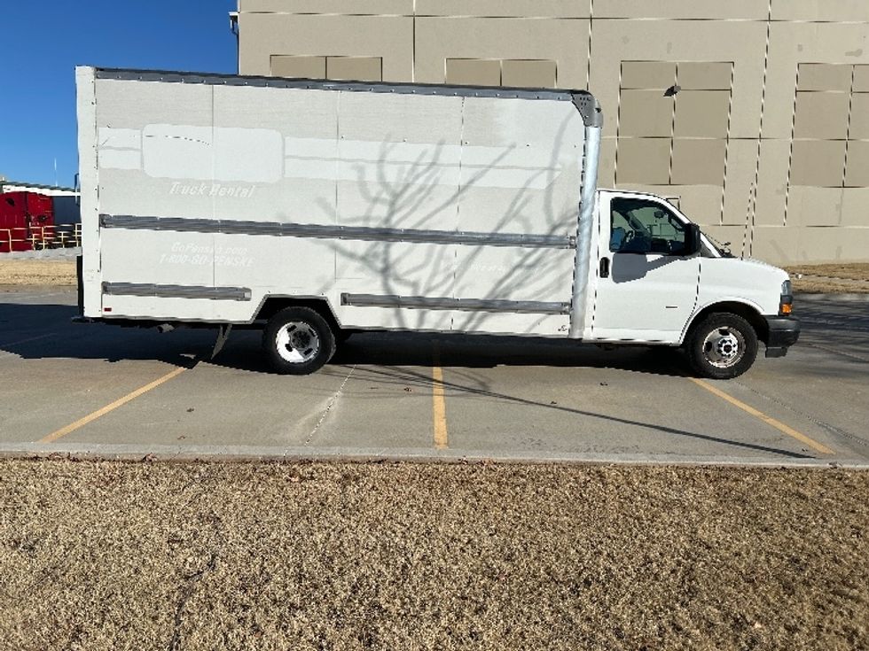 Light Duty Box Truck-Light and Medium Duty Trucks-GMC-2022-Savana G33903-Tulsa-OK-99,386\n\t\tmiles-$ 31,750 - Image 14