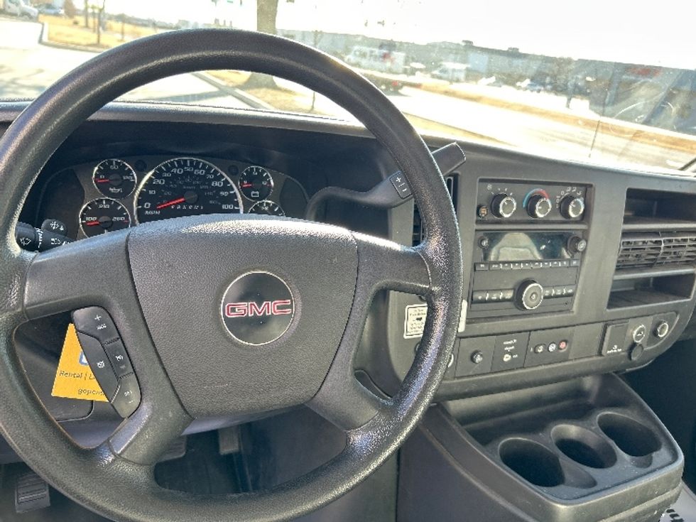 Light Duty Box Truck-Light and Medium Duty Trucks-GMC-2022-Savana G33903-Tulsa-OK-99,386\n\t\tmiles-$ 31,750 - Image 17