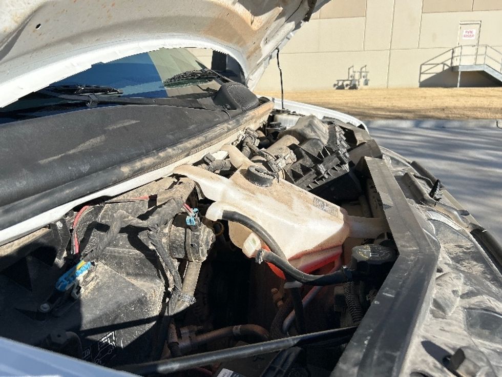 Light Duty Box Truck-Light and Medium Duty Trucks-GMC-2022-Savana G33903-Tulsa-OK-99,386\n\t\tmiles-$ 31,750 - Image 22