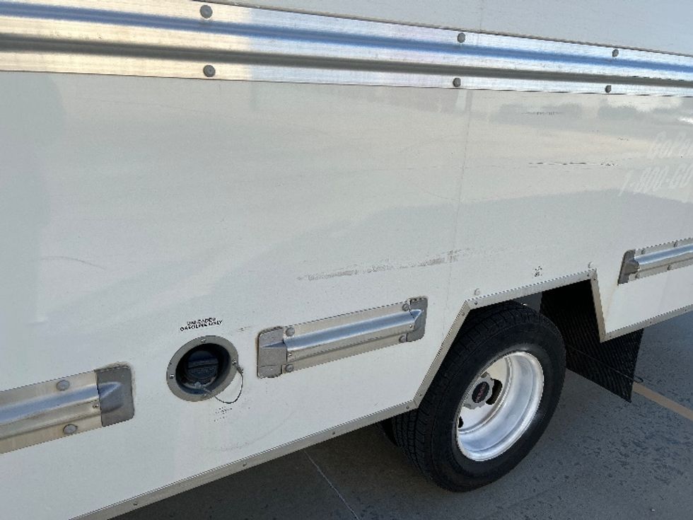 Light Duty Box Truck-Light and Medium Duty Trucks-GMC-2022-Savana G33903-Tulsa-OK-99,386\n\t\tmiles-$ 31,750 - Image 24