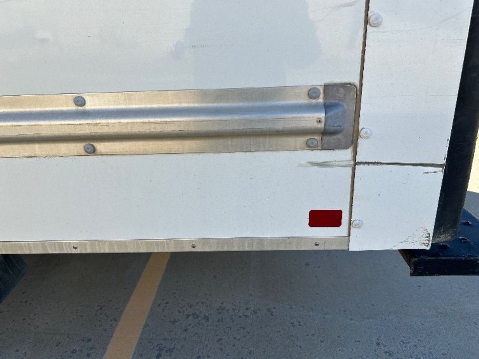 Light Duty Box Truck-Light and Medium Duty Trucks-GMC-2022-Savana G33903-Tulsa-OK-99,386\n\t\tmiles-$ 31,750 - Image 25