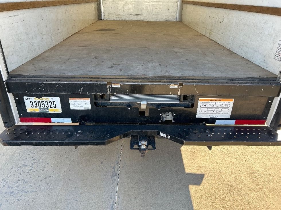 Light Duty Box Truck-Light and Medium Duty Trucks-GMC-2022-Savana G33903-Tulsa-OK-99,386\n\t\tmiles-$ 31,750 - Image 9