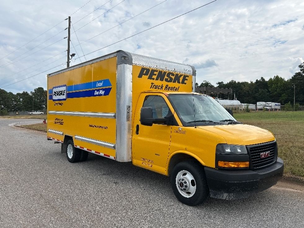 Light Duty Box Truck-Light and Medium Duty Trucks-GMC-2022-Savana G33903-Tuscaloosa-AL-113,346\n\t\tmiles-$ 26,250 - Image 1