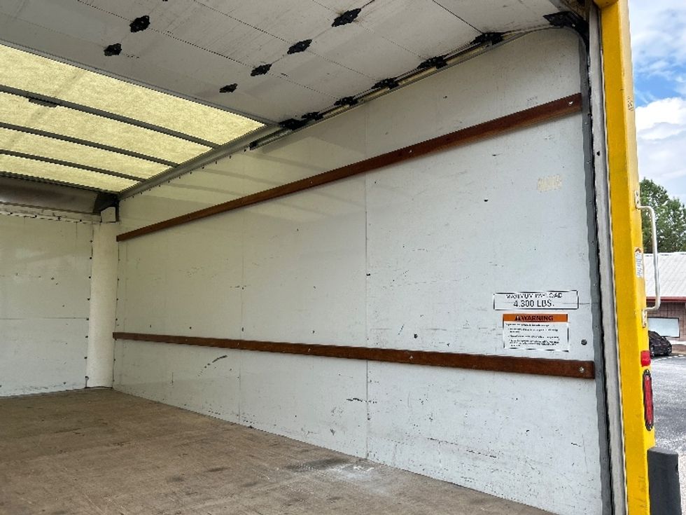 Light Duty Box Truck-Light and Medium Duty Trucks-GMC-2022-Savana G33903-Tuscaloosa-AL-113,346\n\t\tmiles-$ 26,250 - Image 11