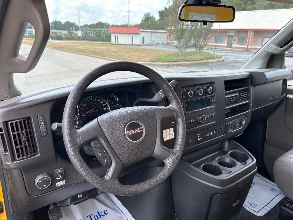 Light Duty Box Truck-Light and Medium Duty Trucks-GMC-2022-Savana G33903-Tuscaloosa-AL-113,346\n\t\tmiles-$ 26,250 - Image 16