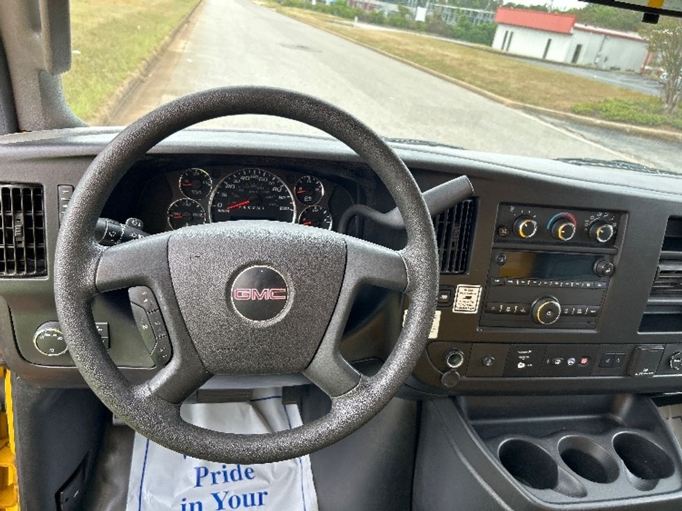 Light Duty Box Truck-Light and Medium Duty Trucks-GMC-2022-Savana G33903-Tuscaloosa-AL-113,346\n\t\tmiles-$ 26,250 - Image 17