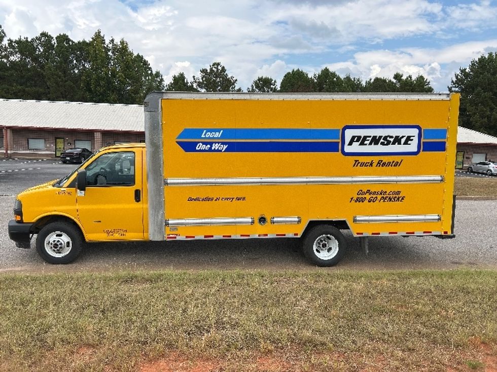 Light Duty Box Truck-Light and Medium Duty Trucks-GMC-2022-Savana G33903-Tuscaloosa-AL-113,346\n\t\tmiles-$ 26,250 - Image 4