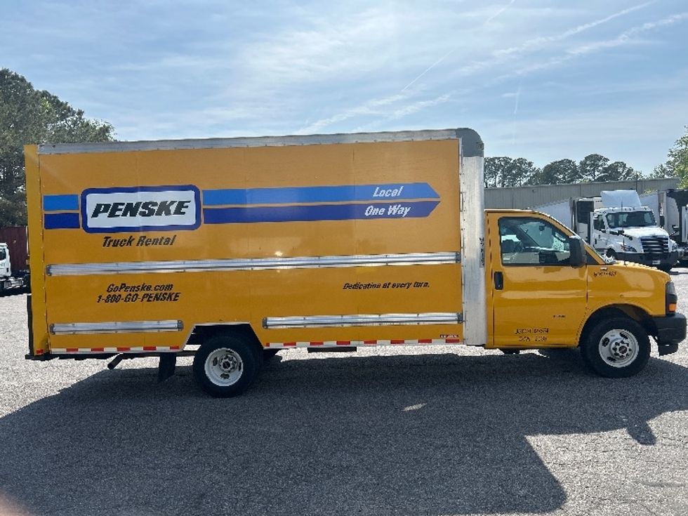 Light Duty Box Truck-Light and Medium Duty Trucks-GMC-2022-Savana G33903-Virginia Beach-VA-84,426\n\t\tmiles-$ 31,500 - Image 15